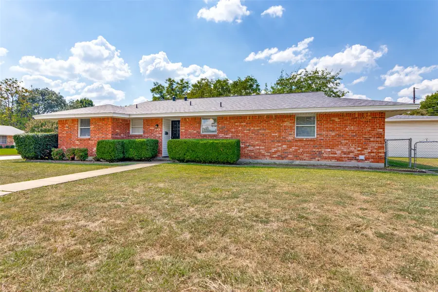 240 Smith Street, Burleson, TX 76028 - #3
