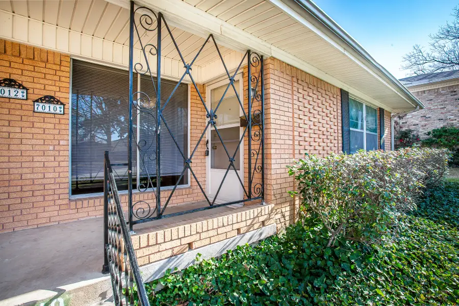 7010 & 7012 Kingsbury Drive, Dallas, TX 75231 - #2