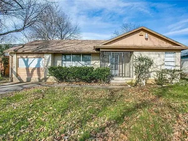 1255 E Pentagon Parkway, Dallas, TX 75216