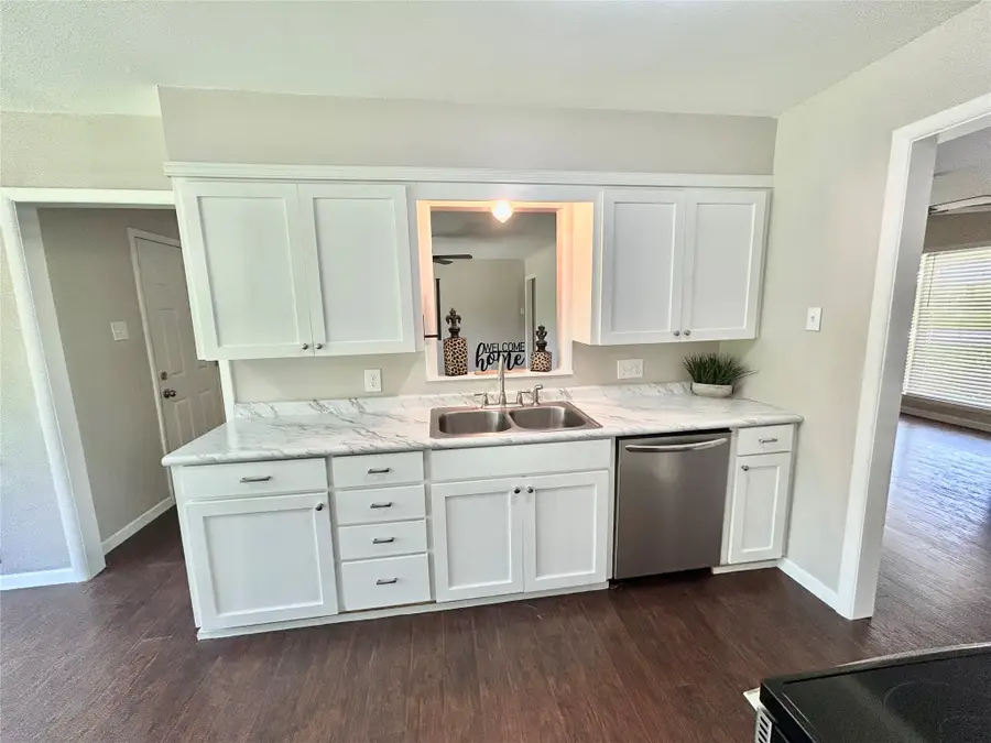 306 Line Drive, Gainesville, TX 76240 - #3