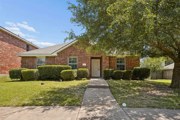 205 Rosewood Court, Red Oak, TX 75154