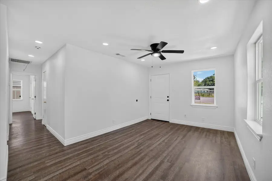 5137 E Berry Street, Fort Worth, TX 76119 - #3