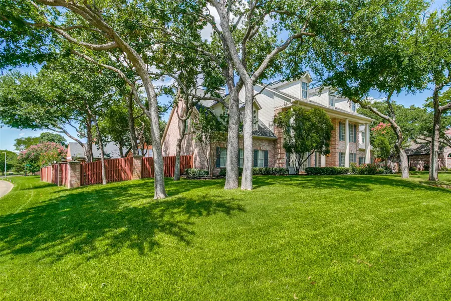807 Ridgedale Court, Southlake, TX 76092 - #2