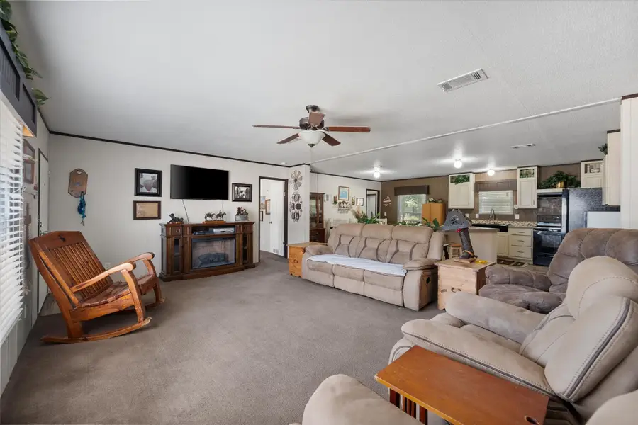 202 N 3rd Street E, Dawson, TX 76639 - #2