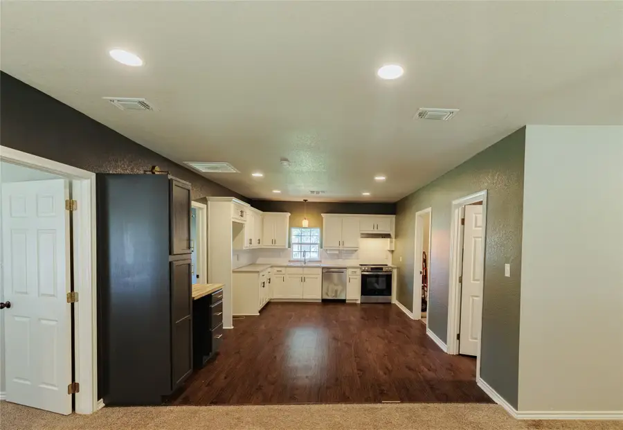 101 N Hubbard Street, Alvord, TX 76225 - #3