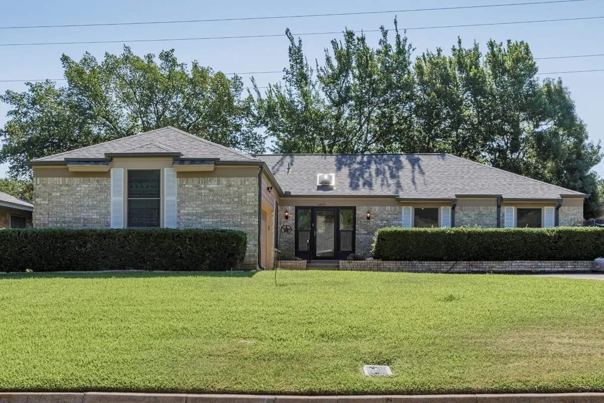 2805 Hedgeway Drive, Arlington, TX 76016 - #1