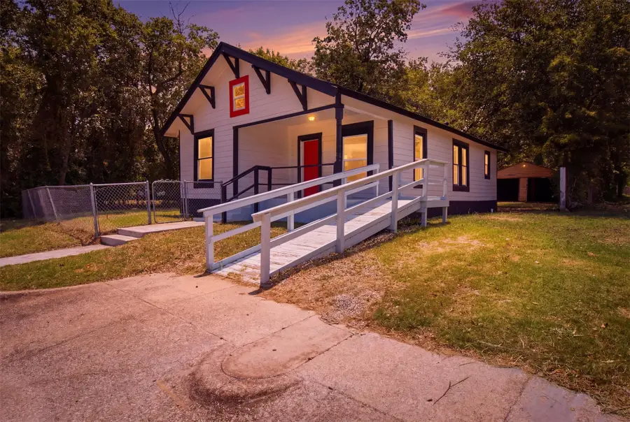 910 Loney Street, Fort Worth, TX 76104 - #2