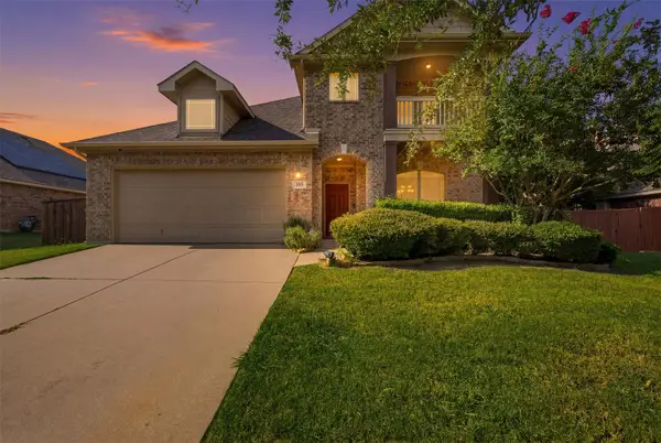 305 Mossy Oak Trail, Fort Worth, TX 76131