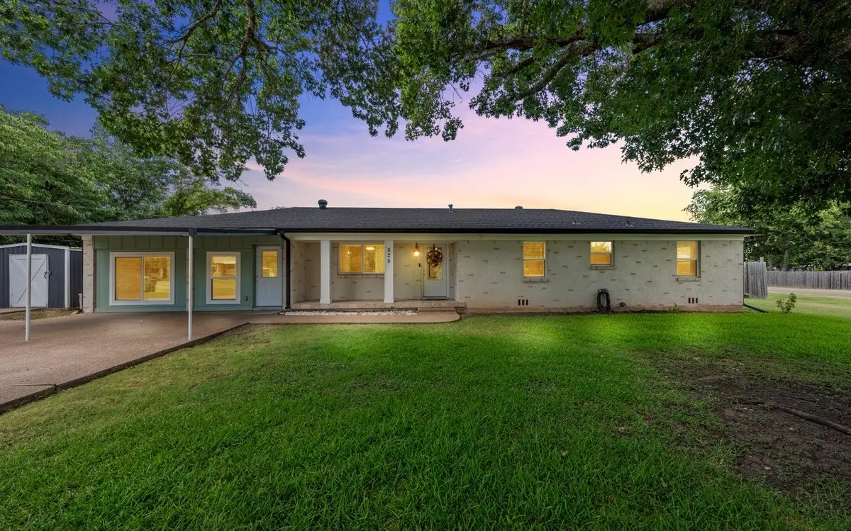 525 W 7th Street, Crawford, TX 76638 - #1