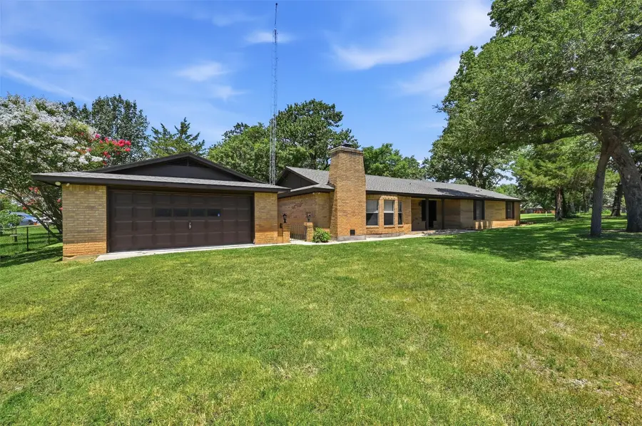 100 Mohican Trail, Lake Kiowa, TX 76240 - #2