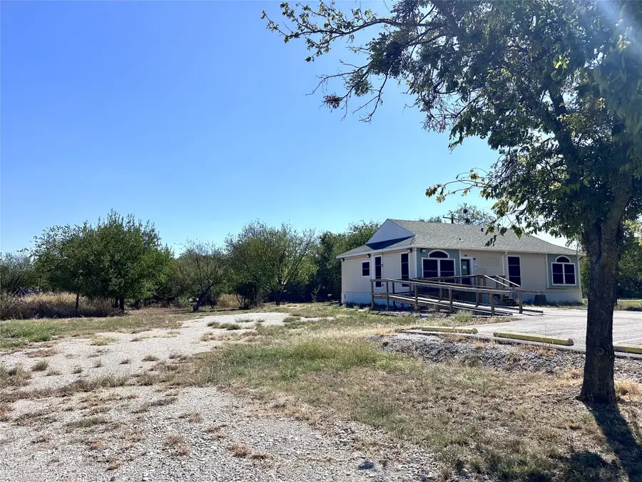 501 Peyton St, Baird, TX 79504 - #2