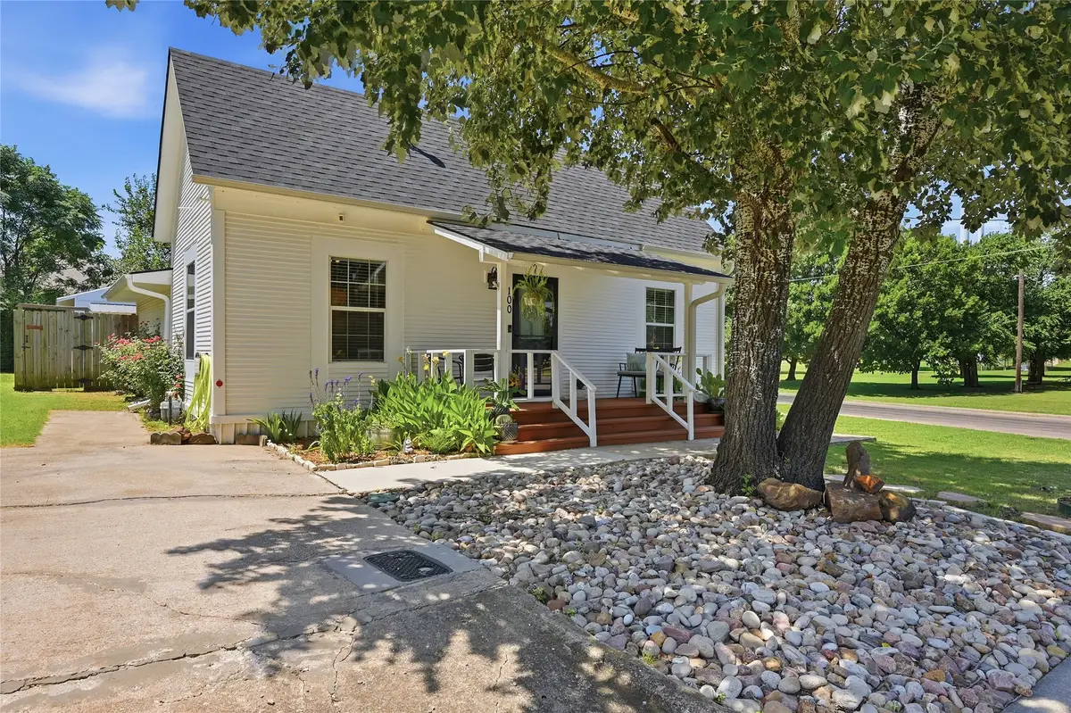 100 Buchanan Street, Whitesboro, TX 76273 - #1