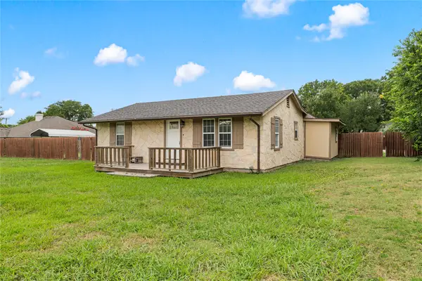 1305 S Robinson Drive, Robinson, TX 76706