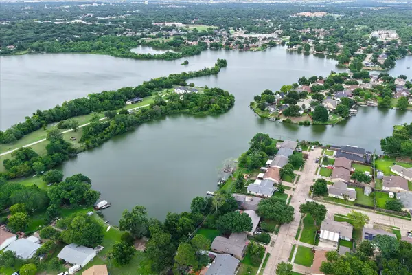 2001 Pebblebrook Trail, Irving, TX 75060