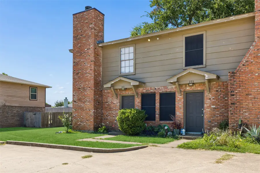 221 Cambridge Drive, Saginaw, TX 76179 - #2