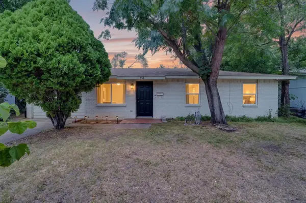 955 Ashwood Drive, Lewisville, TX 75067