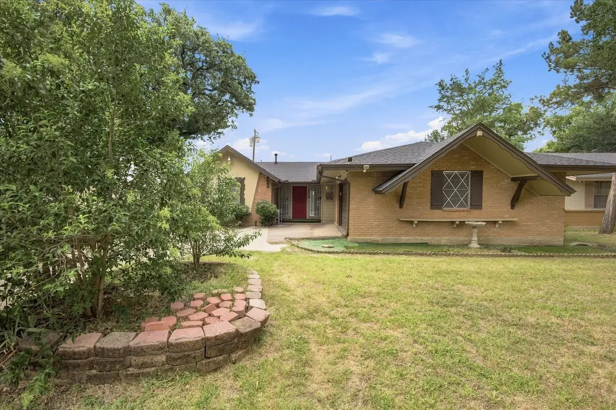 2210 Fairfax Drive, Irving, TX 75060 - #1