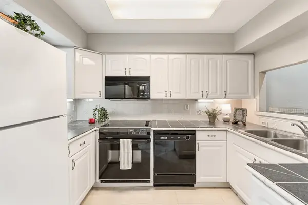 2732 Copper Creek Drive #202, Arlington, TX 76006