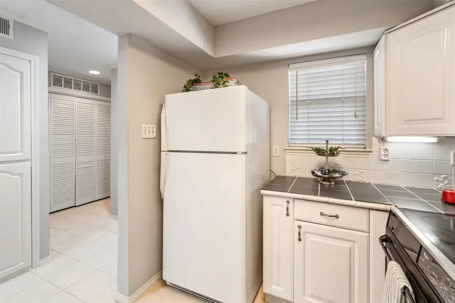 2732 Copper Creek Drive #202, Arlington, TX 76006 - #3