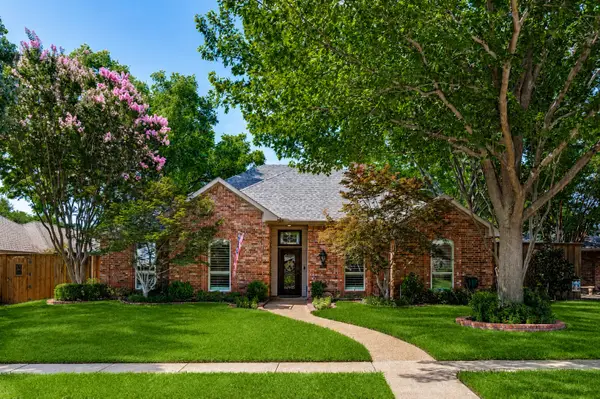 725 Greenway Drive, Coppell, TX 75019
