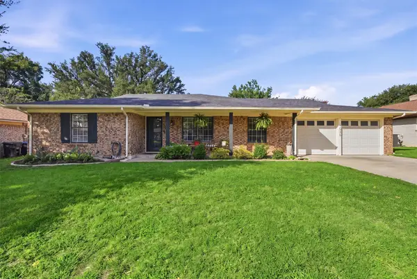 4025 Aragon Drive, Fort Worth, TX 76133