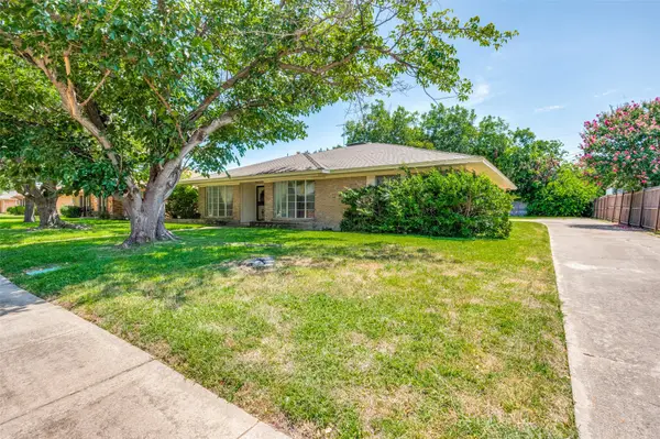 10512 Royal Chapel Drive, Dallas, TX 75229