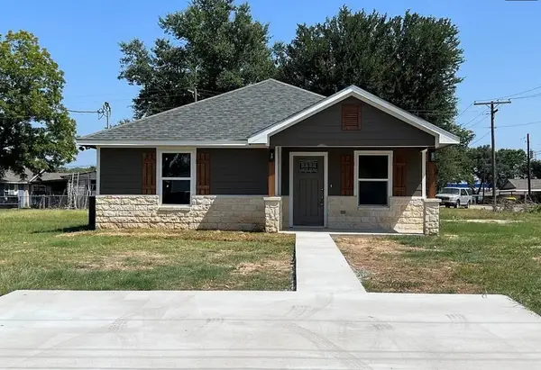 709 W Evans Street, Hearne, TX 77859