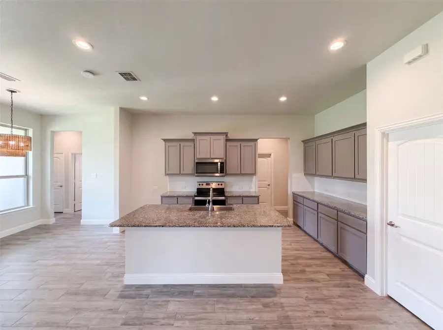1530 Woodmere Drive, Krum, TX 76249 - #2