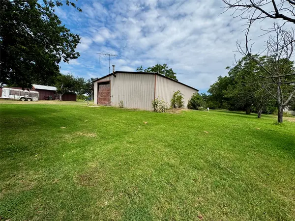 1438 Hurst Road, Axtell, TX 76624