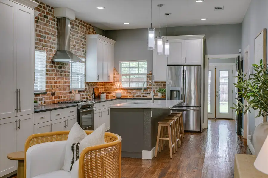 322 S Brighton Avenue, Dallas, TX 75208 - #2