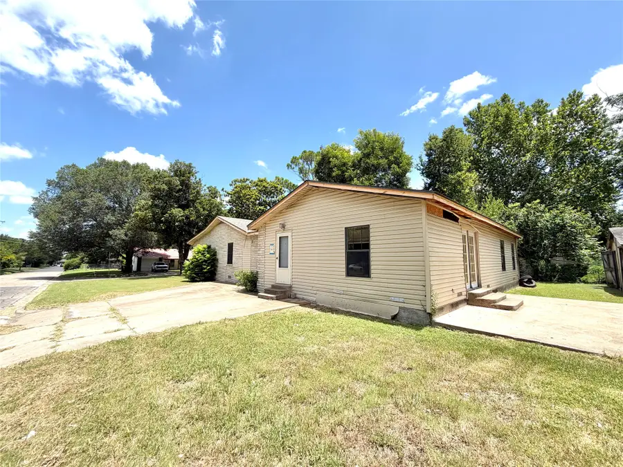 2501 S 27th Street, Waco, TX 76706 - #2