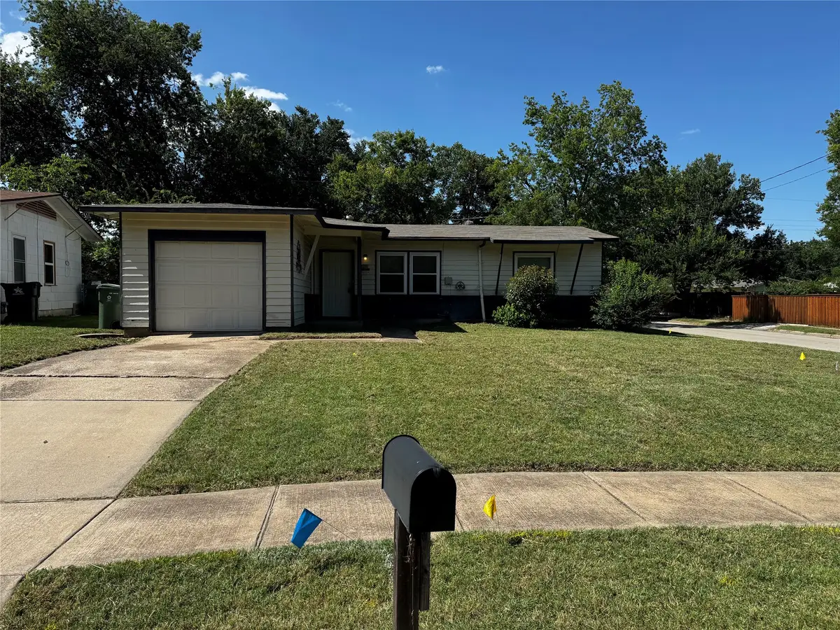 2009 Cloverdale Street, Arlington, TX 76010 - #1