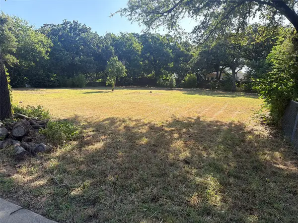 6027 Guilford Street, Forest Hill, TX 76119