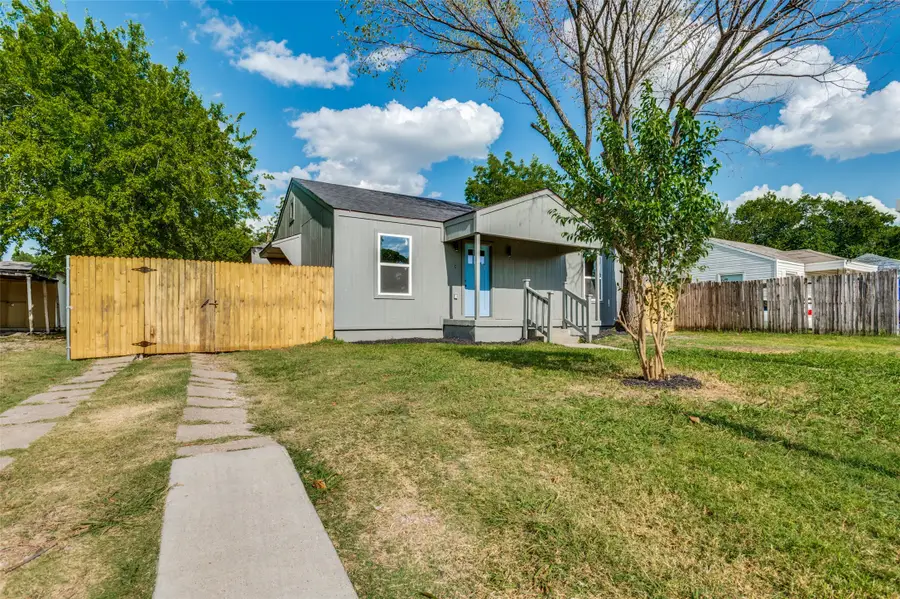 806 10th Street, Grand Prairie, TX 75051 - #2