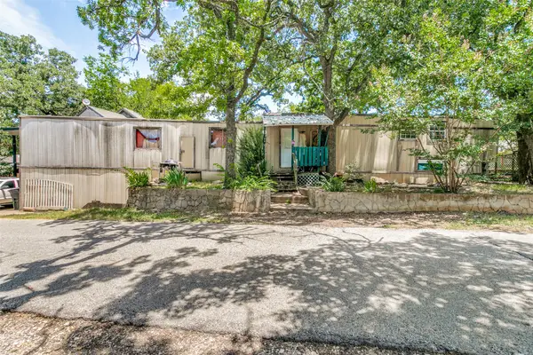 73 Live Oak Street, Alvarado, TX 76009
