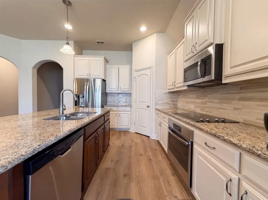 3005 S College Avenue, Decatur, TX 76234 - #2