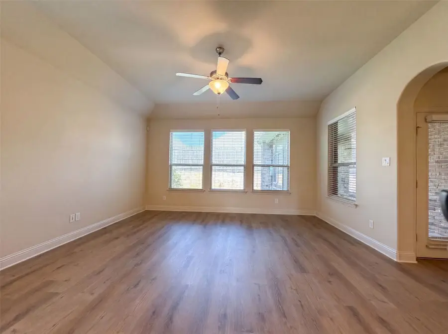 3005 S College Avenue, Decatur, TX 76234 - #3