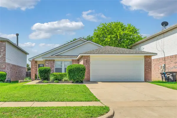 3883 Fox Run Drive, Fort Worth, TX 76123