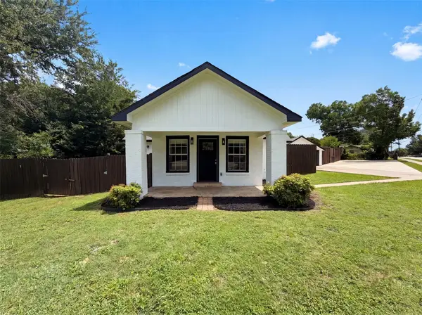 420 Bluebonnet Drive, Hurst, TX 76053