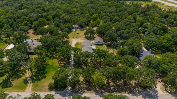 212 Circle Drive, Alvarado, TX 76009