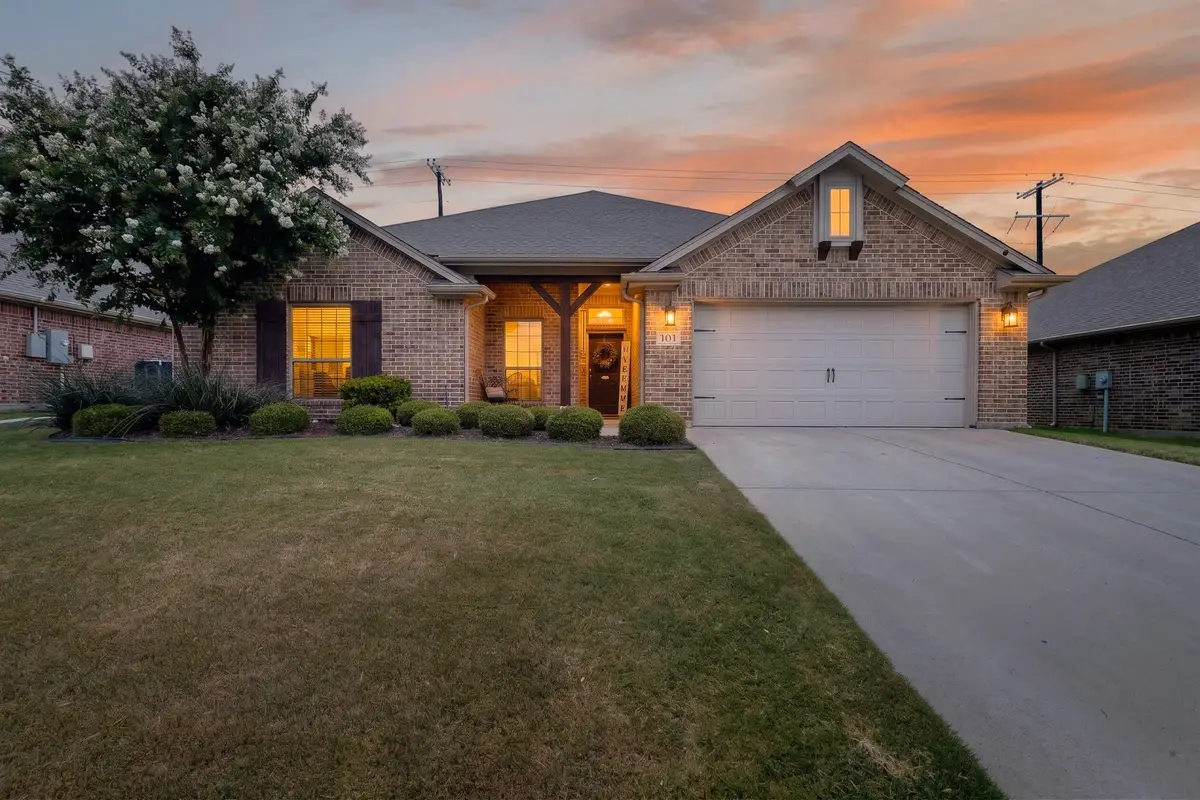 101 Loving Trail, Justin, TX 76247 - #1