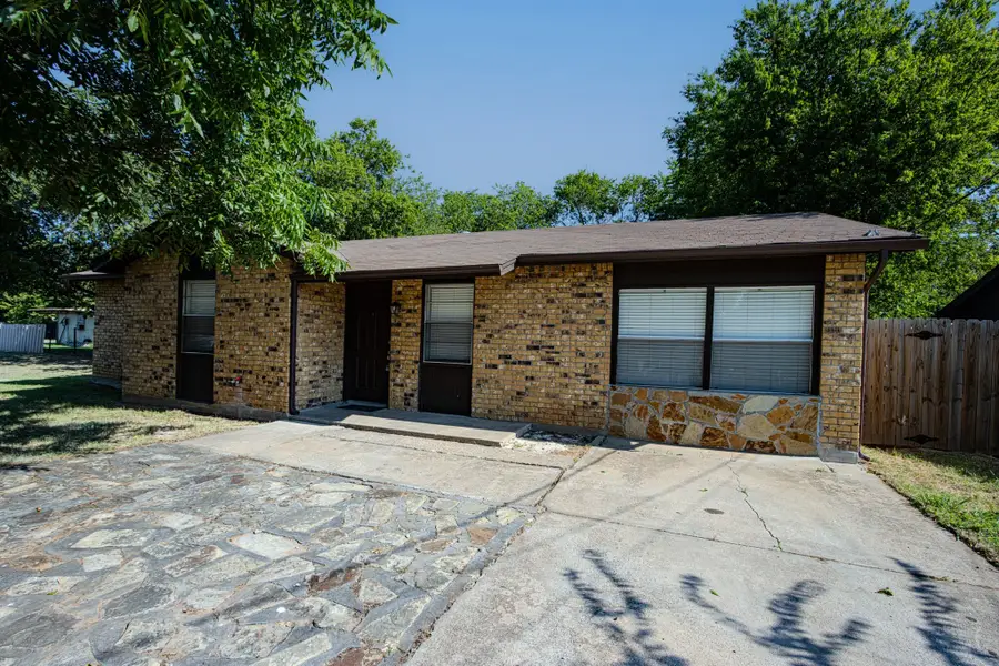 1205 SE 14th Street, Mineral Wells, TX 76067 - #2