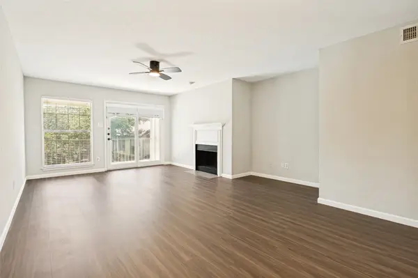 2535 Wedglea Drive #224, Dallas, TX 75211
