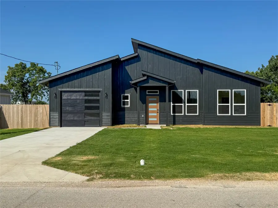 501 N Cleburne Whitney Road, Rio Vista, TX 76093 - #3