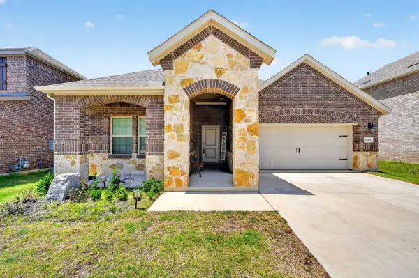 10105 Sunnyview Lane, Aubrey, TX 76227