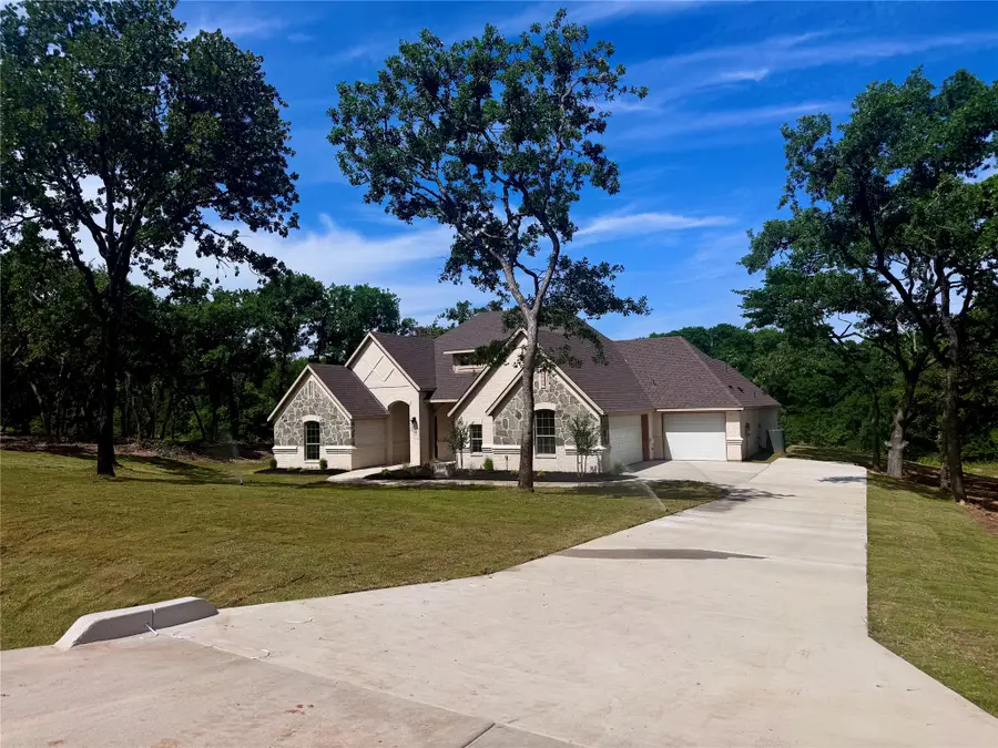 5025 Glenoaks Court, Weatherford, TX 76088 - #2