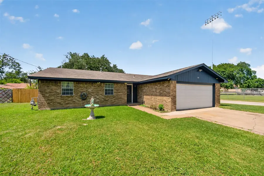 519 E 8th Street, Irving, TX 75060 - #2