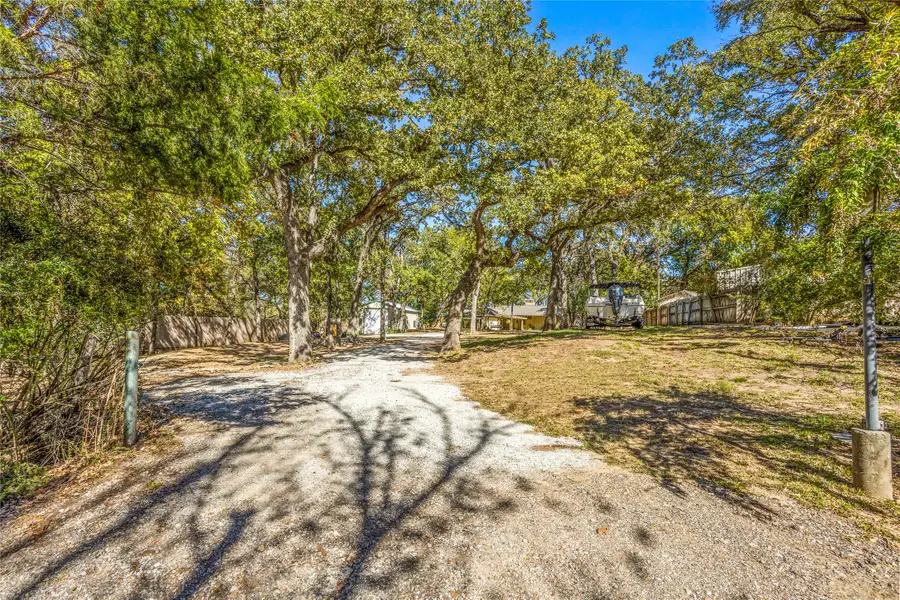 916 Kimbrough Road, Azle, TX 76020 - #2