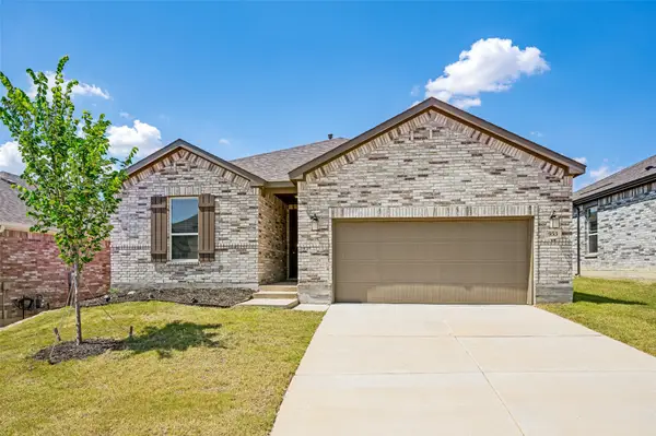 953 Adair Drive, Aubrey, TX 76227