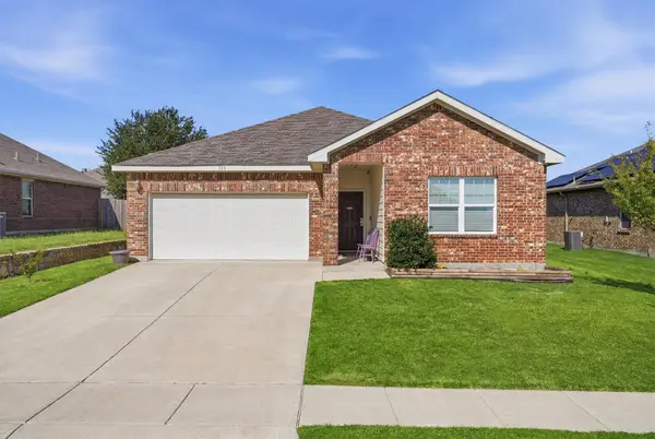 540 S Heights Drive, Crowley, TX 76036